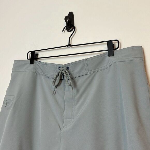 Vineyard Vines Solid Stretch Board Shorts 38 NWT - Picture 3 of 5